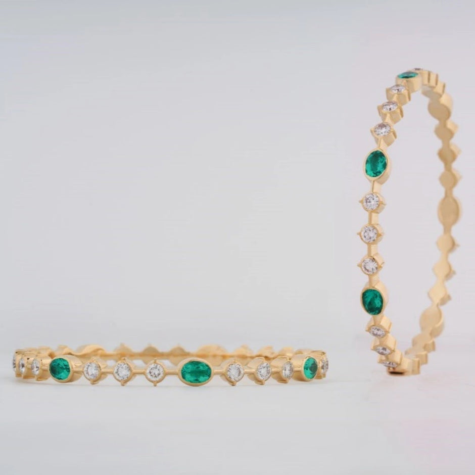 7.57 Ct Round Lab-Grown Diamond with 9.26 Ct Lab-Grown Colourstone Bangle — view 2