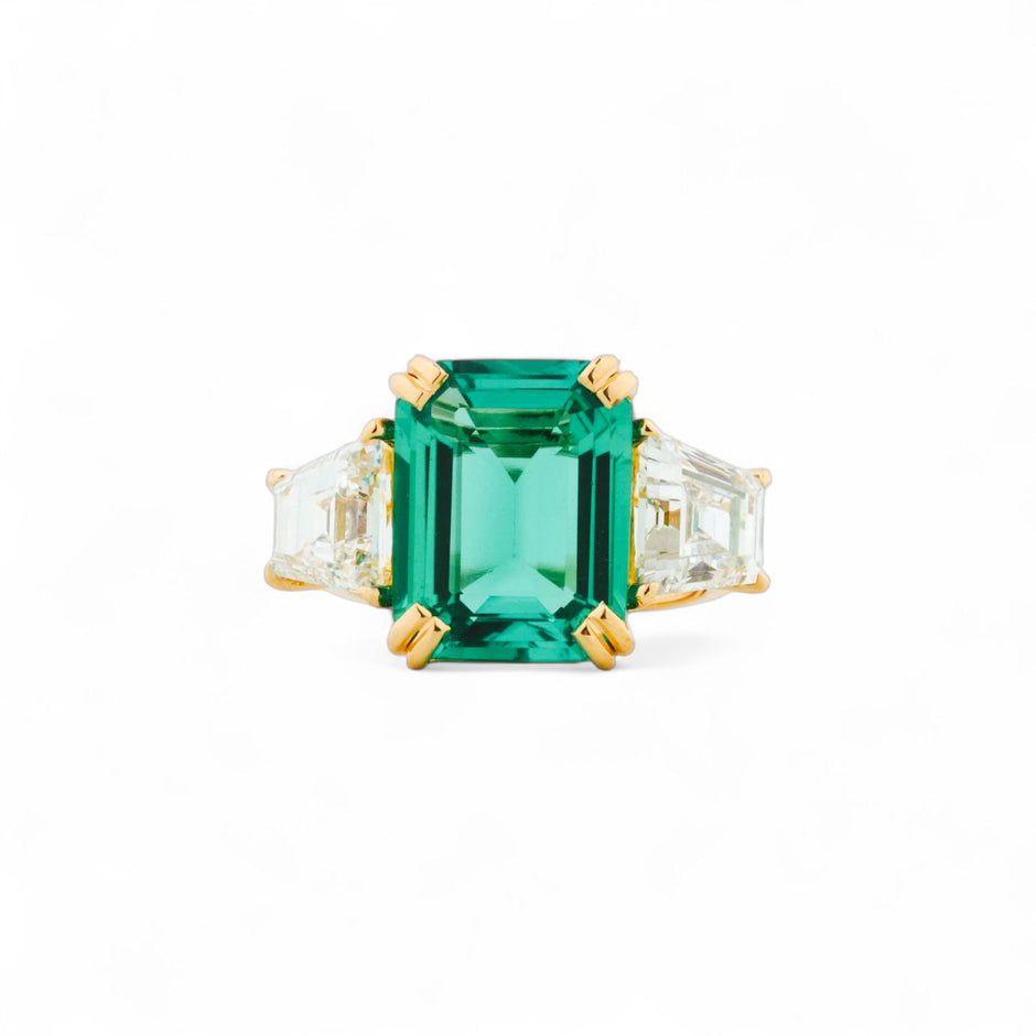Emerald-Cut Colombian Green Lab Gemstone Ring with Trapezoid & Round Lab Diamonds