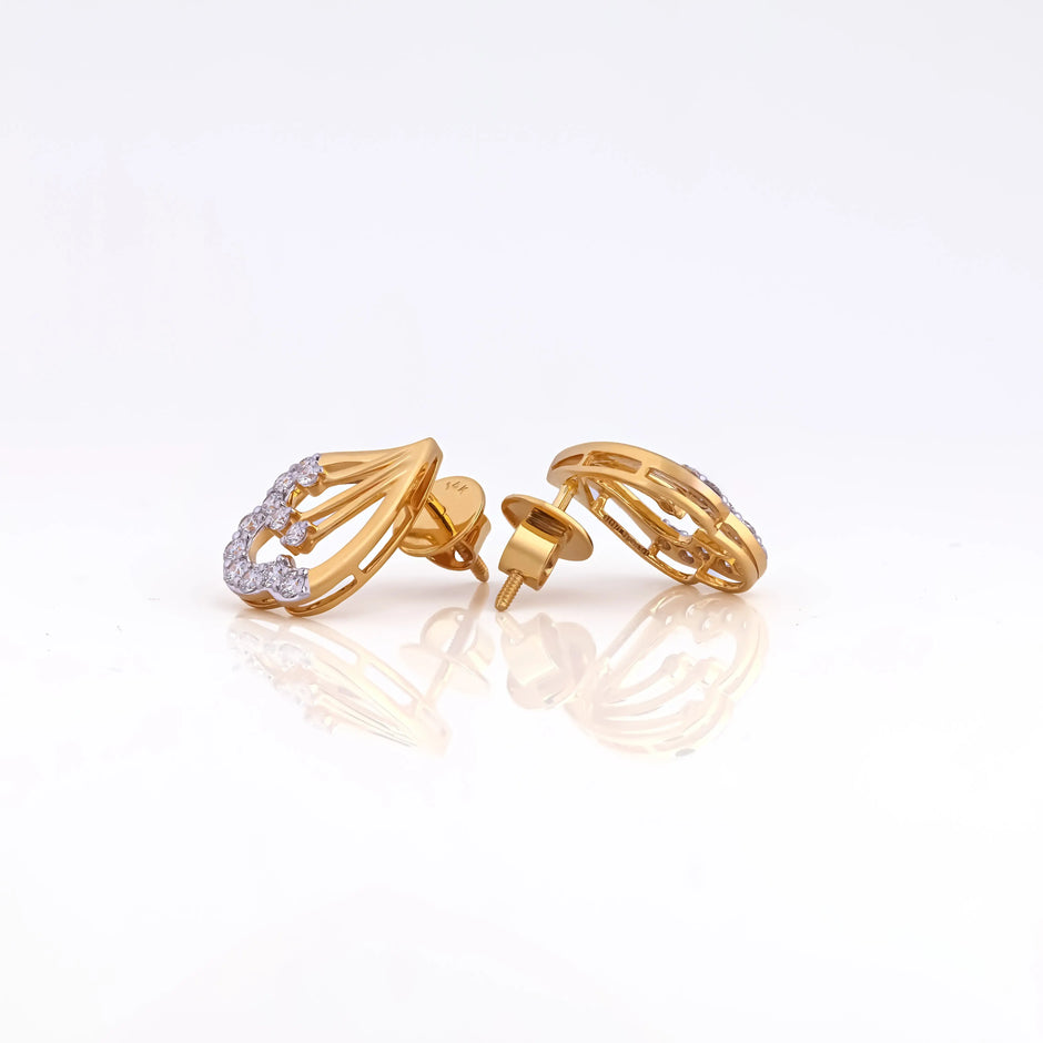 Serein Openwork Leaf Pavé Diamond Stud Earrings