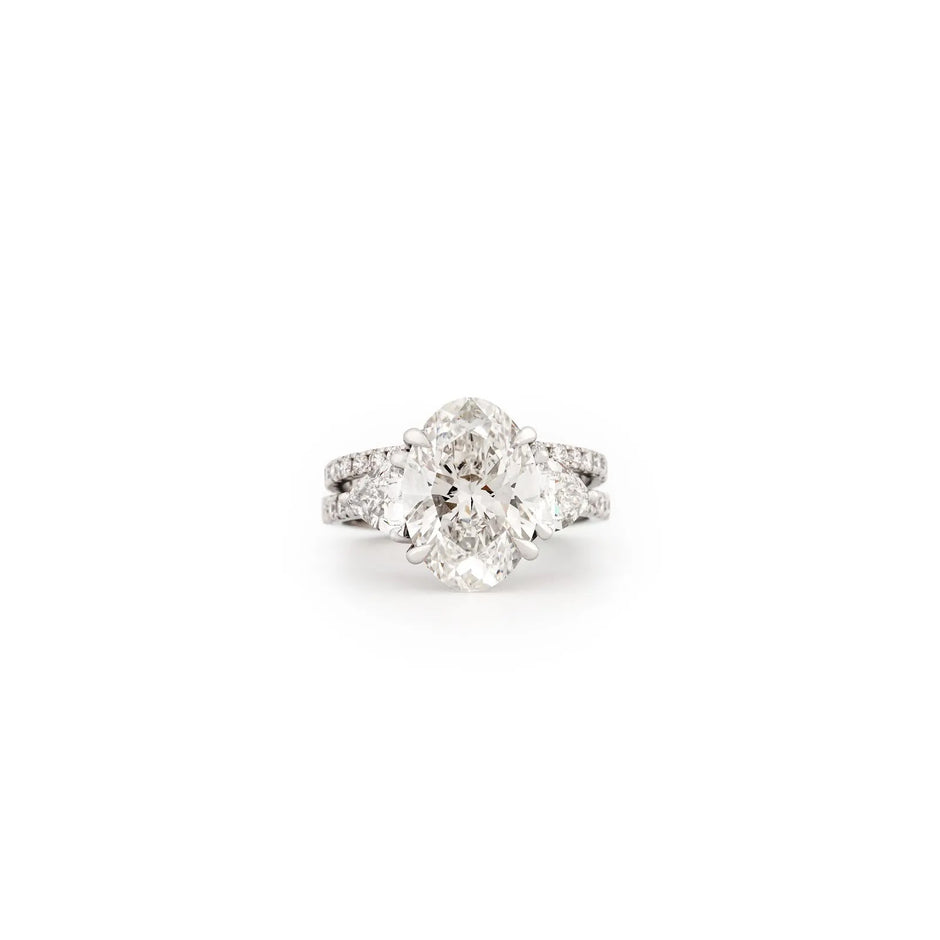 Vela Oval Pear-Side Split-Shank Ring — front view