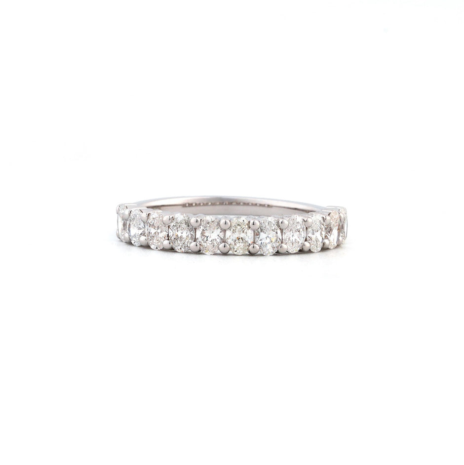 Serenade Graduated Round Diamond Band — front view