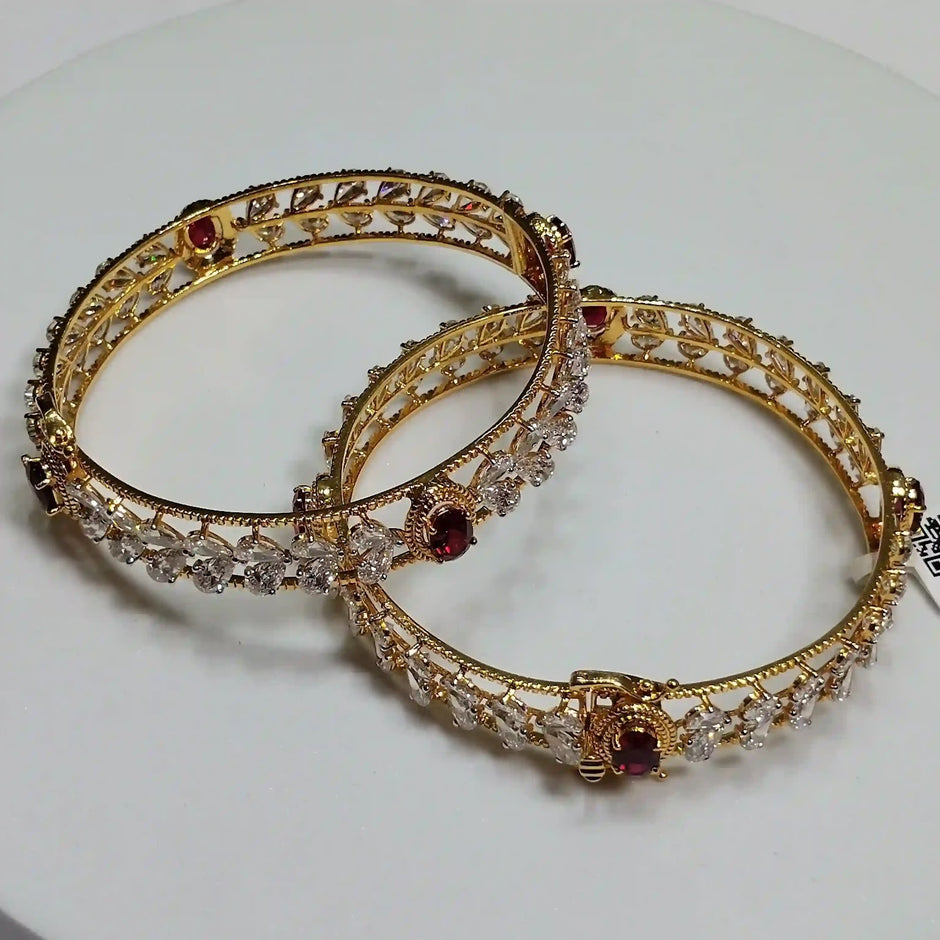 6906 Bangle