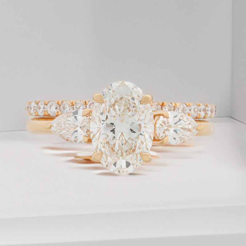 Elowen Oval Solitaire Contour Ring Set — front view
