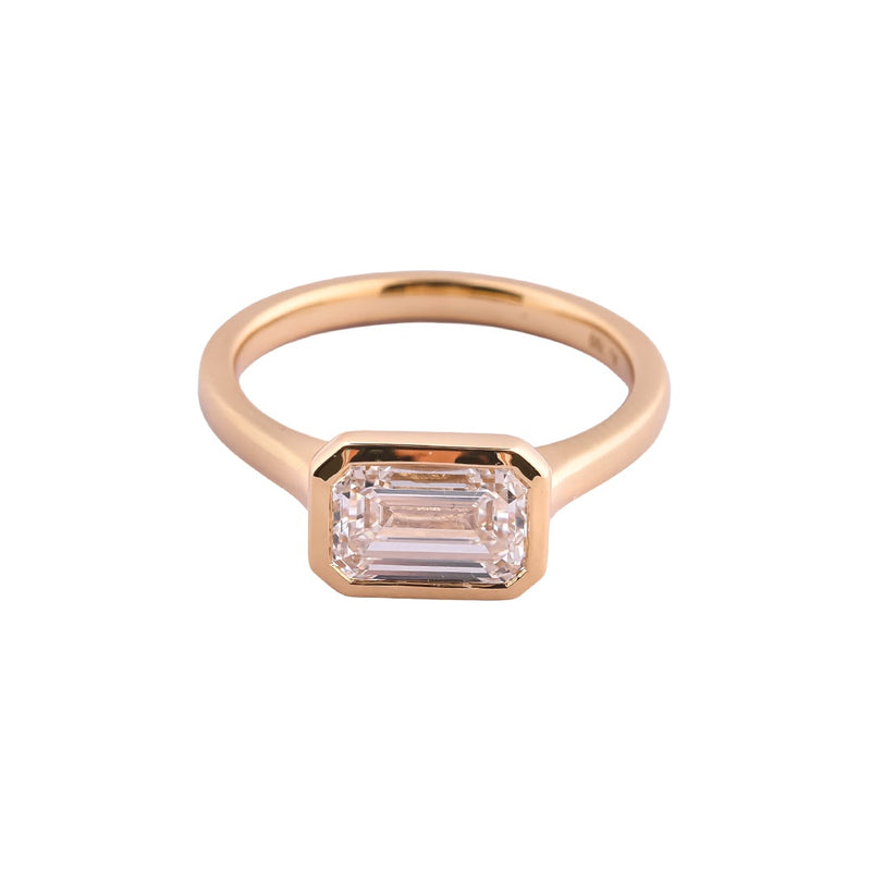 Côte East-West Emerald Bezel Ring — view 3