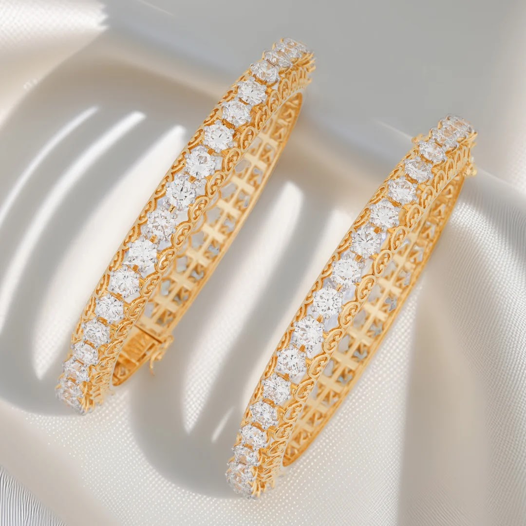30.99 Ct Round Lab-Grown Diamond Bangle — view 1