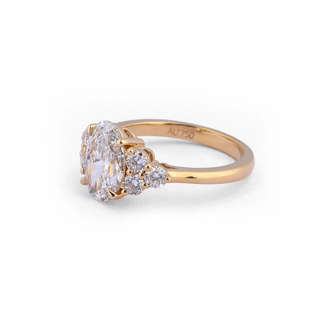 Oval-centre lab-grown diamond ring with round side accents - design VLR-1916