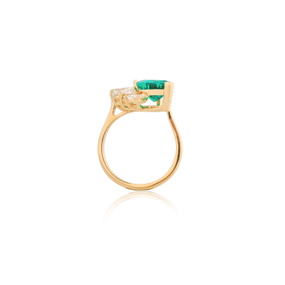 Vibrant Green Pear Lab Diamond Ring