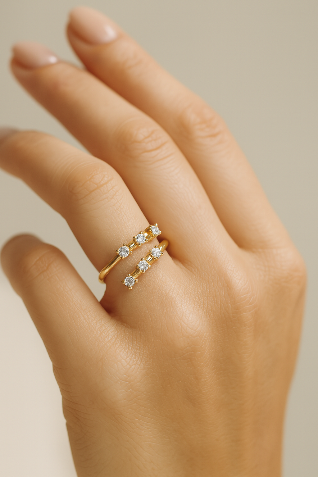 GlimmerGlow 0.21 Ct Round Modern Open Lab Diamond Ring