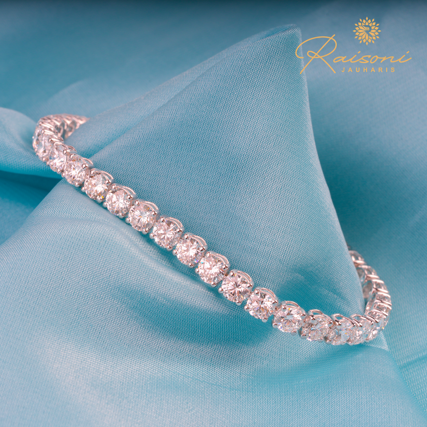 14.8 Carat Timeless Round Lab Grown Diamond Bracelet in Gold For Women