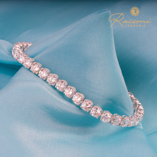 14.8 Carat Timeless Round Lab Grown Diamond Bracelet in Gold For Women