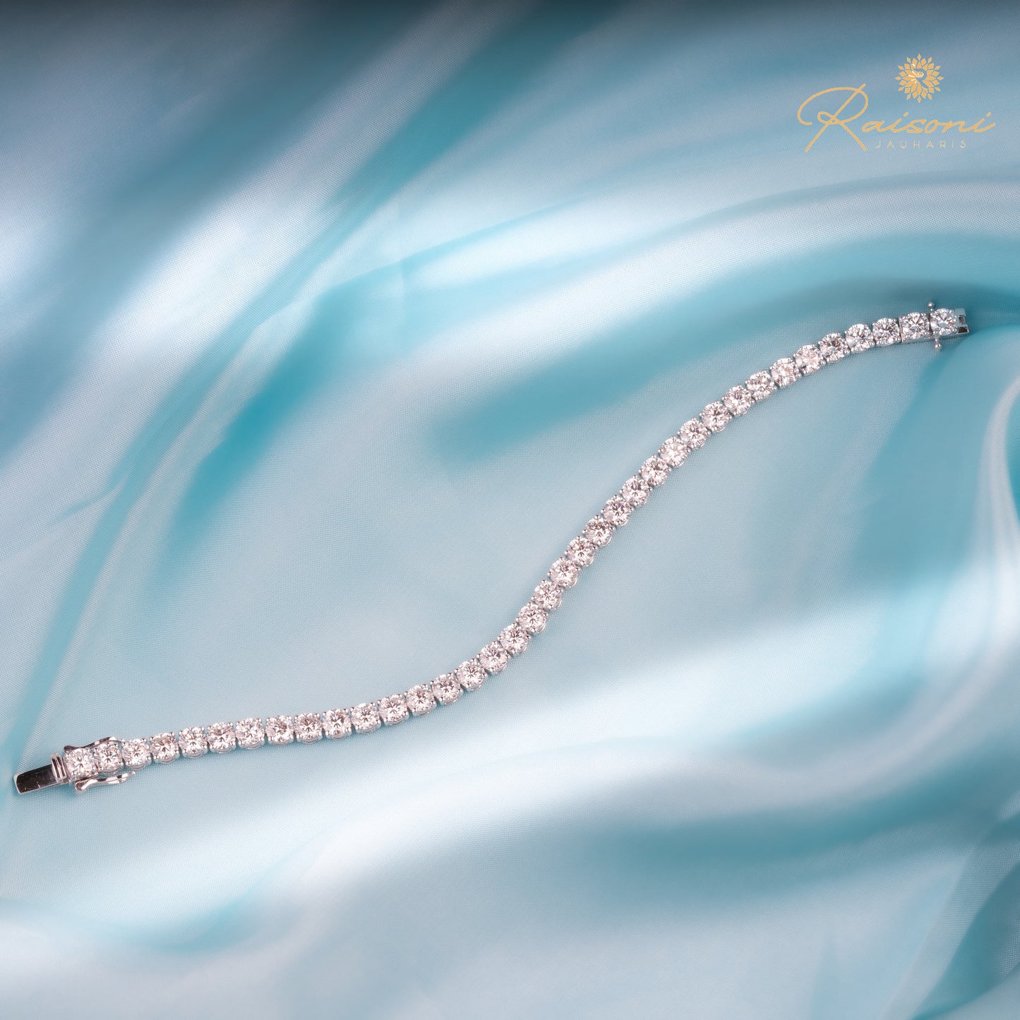 14.8 Carat Timeless Round Lab Grown Diamond Bracelet in Gold For Women
