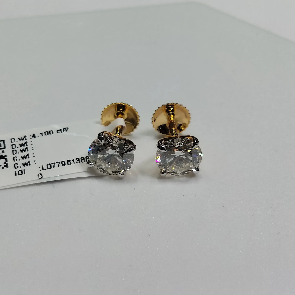 8598 Earring