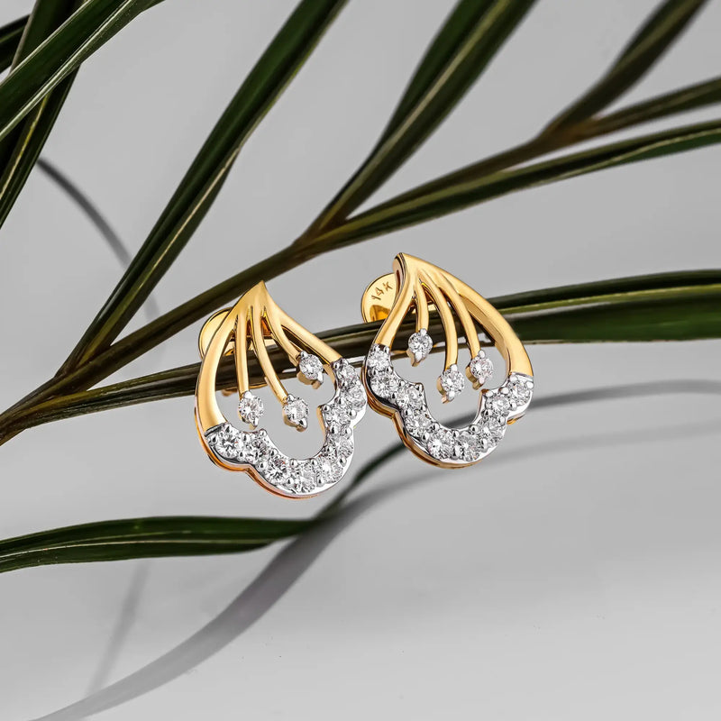 Serein Openwork Leaf Pavé Diamond Stud Earrings