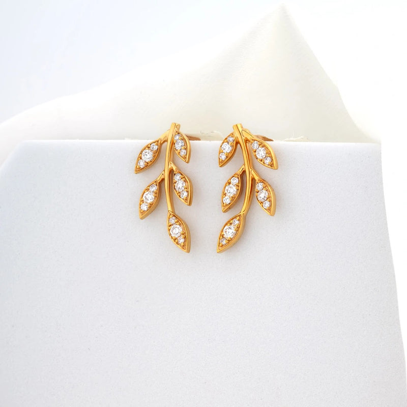 Botanical Circle Diamond Necklace — view 2